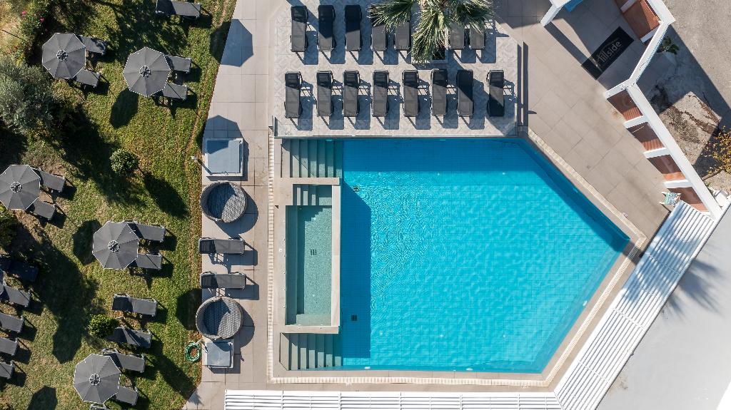 Hillside Studios and Apartments