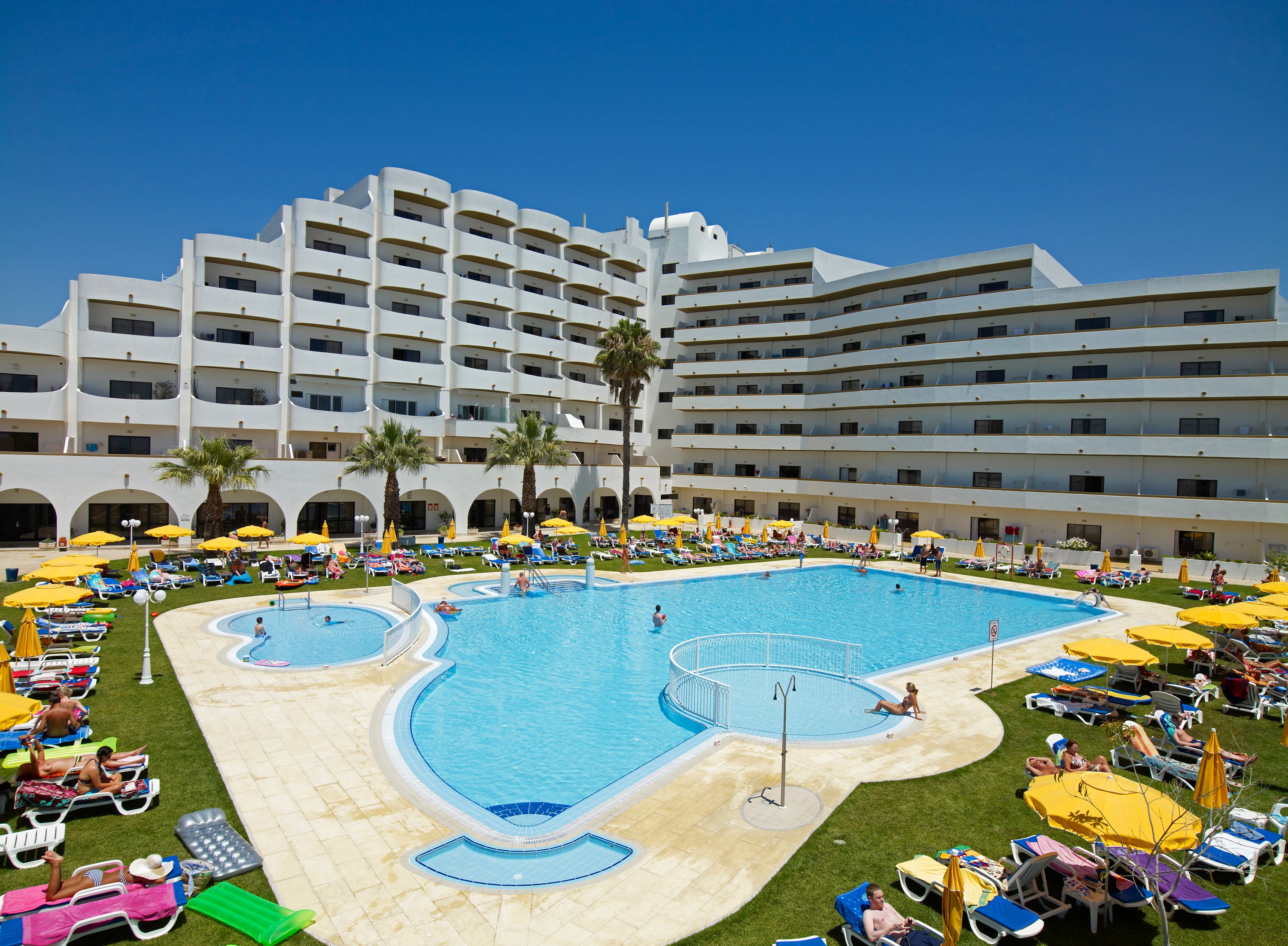 Brisa Sol Aparthotel in Albufeira, Algarve | loveholidays